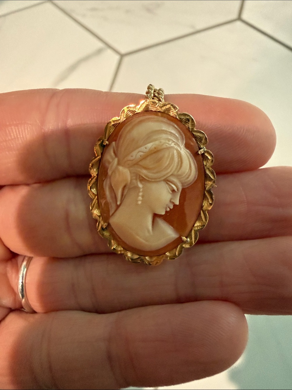 Gold-Tone Cameo Pendant Necklace - Classic Women's Jewelry
